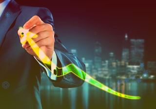 8月份混基分化首尾差47%华安大成易方达等基金领涨